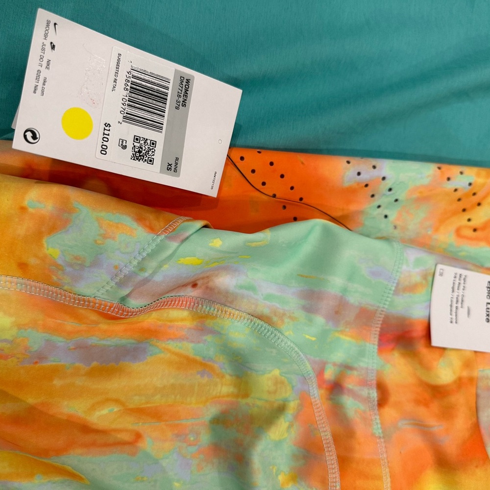 NWT Nike leggings - Picture 2 of 8